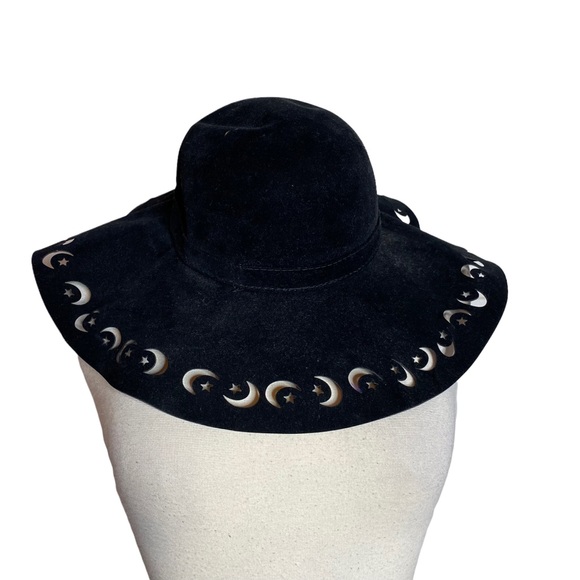 Spirit Halloween Accessories - Spirit Halloween Black Witchy Moon Cut Out Hat